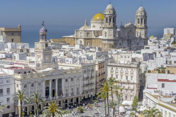 AETCadiz's tweet photo. "La mágica #Cádiz, en el programa #LetsGoEs para @Mexico_Tv con @hertzES y @GuideoApp http://t.co/Q1GxPMHx2j" http://t.co/qLHqq7jZtW
