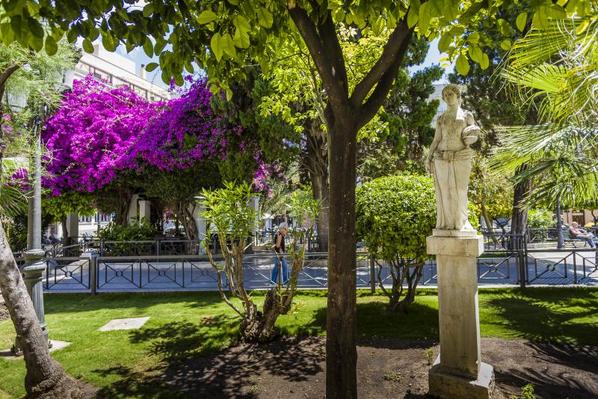 AETCadiz's tweet photo. "La mágica #Cádiz, en el programa #LetsGoEs para @Mexico_Tv con @hertzES y @GuideoApp http://t.co/Q1GxPMHx2j" http://t.co/qLHqq7jZtW