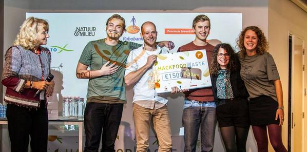 TUE_ID's tweet image. Team with two of our students wins #hackfoodwaste 2014, congrats! goo.gl/oPqgK7