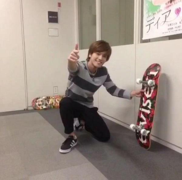 m_ryuji08's tweet photo. 私とLINEでも絡みたい人ふぁぼ

ふぁぼしてくれた人にはDMでQRコード送ります♡ http://t.co/X9C96M9wNl