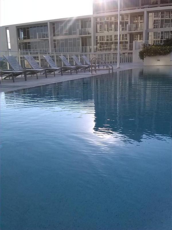 AKAKFUL's tweet photo. @In_Ya_Mouff @YRNS_1017 @1017_YRNS #BravoEnt #PoolSidePimpin http://t.co/N35JsD7tiA