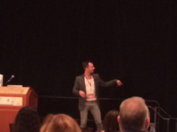 Niacapps74's tweet image. Thomas Troch discussing at #PIM14