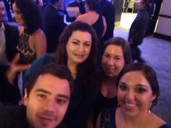 Andres_Saavedra's tweet photo. Gala #SongWritersHallOfFame Mis amigas d @SonyATVLatin @aireenhevia @AMRoland7 ,Yendi  y @_raquelsofia Photobombing 😒 http://t.co/PtCaoxYrTI