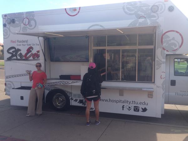 TECHniquesTTU's tweet image. Some of our staffers had lunch at the StrEat food truck today. Delicious! Way to go @TTUHospitality ! #tcfall14