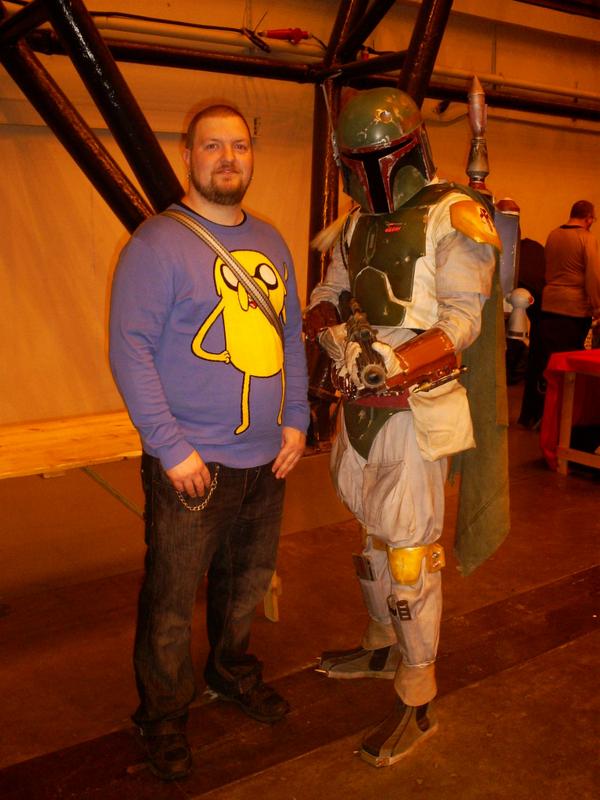 Roo8019's tweet photo. He always catches up with me! Boba Fett #LFCC #LFCC2014 #StarWars #comiccon http://t.co/pzqzrWzAtL