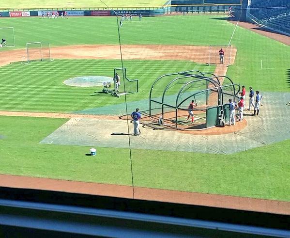 BB_Essential's tweet photo. #BaseballEssential is out here today at the @MLBazFallLeague reporting on baseball's top prospects! http://t.co/ZTpkDNHla2