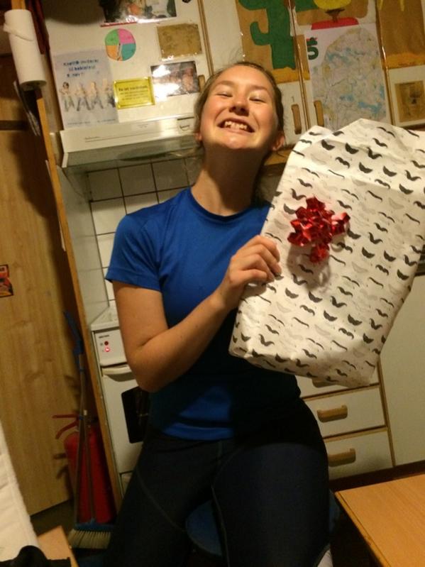 Apoll_o21's tweet photo. Hipp hipp hurra!! Trine er 19 år idag😃😃🎉 http://t.co/bI17hIUmy3