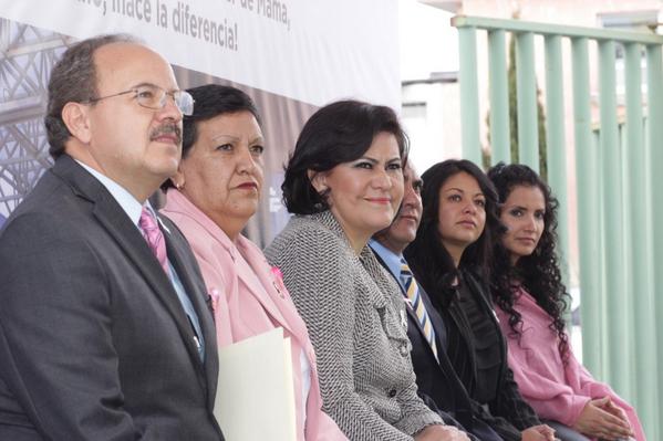 MariaElenaBT's tweet photo. 1a Feria de Salud. Octubre, mes de la Lucha Contra Cáncer de Mama. http://t.co/y66zIAhKMV