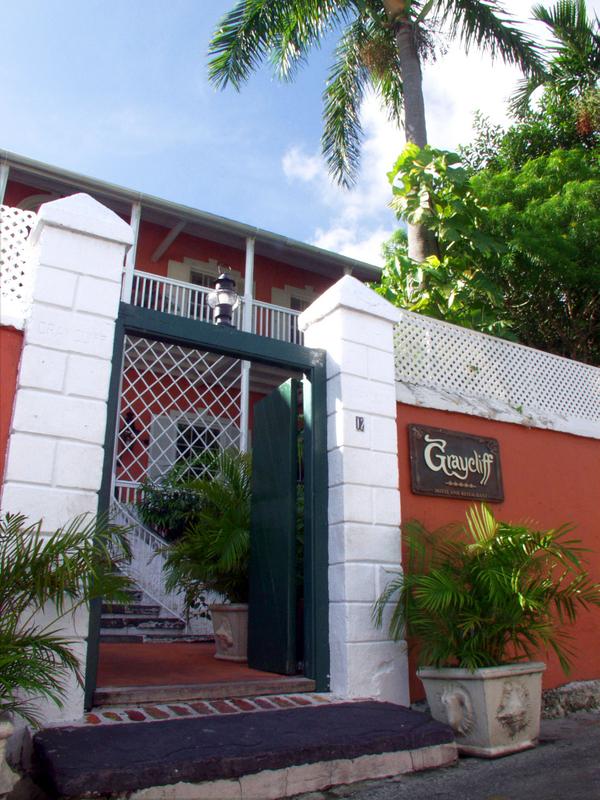 GraycliffHotel's tweet photo. Thank you @Orbitz and our guests for honouring us as a #bestinstay hotel.  http://t.co/vhgCdinZa7 #bahamas http://t.co/9GMZsWRmgb