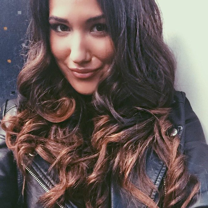 Long busy day in London - now coming home to my @stevenjbgoode 😘😎🎀 http://t.co/qDEOI6bJb3<a href="/tag/throwbackthursday"class="tags"><span>#throwbackthursday</span></a>