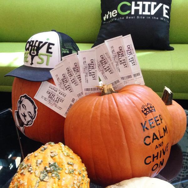 ChiveFest's tweet photo. 12 days = 12 tix. RT &amp; register to win these #ChiveFestDallas tix. Don't forget your costume! http://t.co/BYVn8bQ3Fn http://t.co/U9AkMF7P9Z