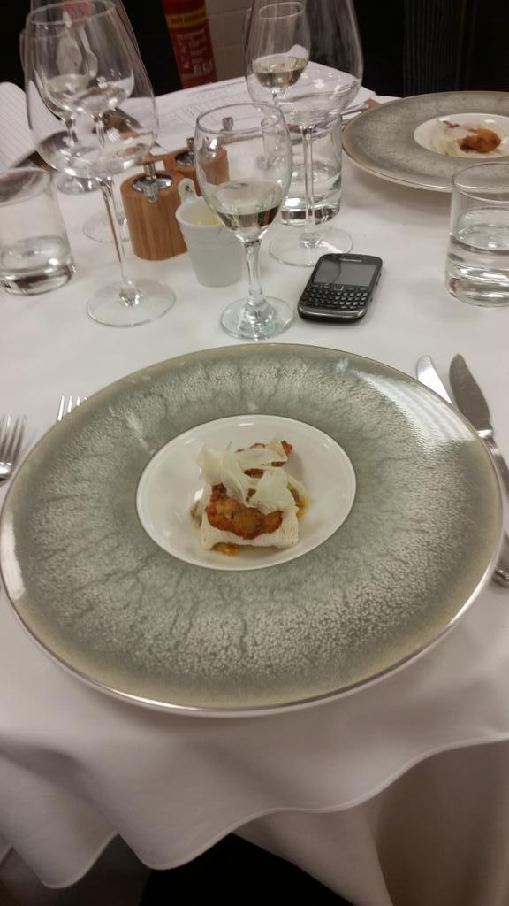 andrewb65070753's tweet photo. Stunning plaice and oyster dish at the Muratti competition in Jersey http://t.co/z4uw62Gkny