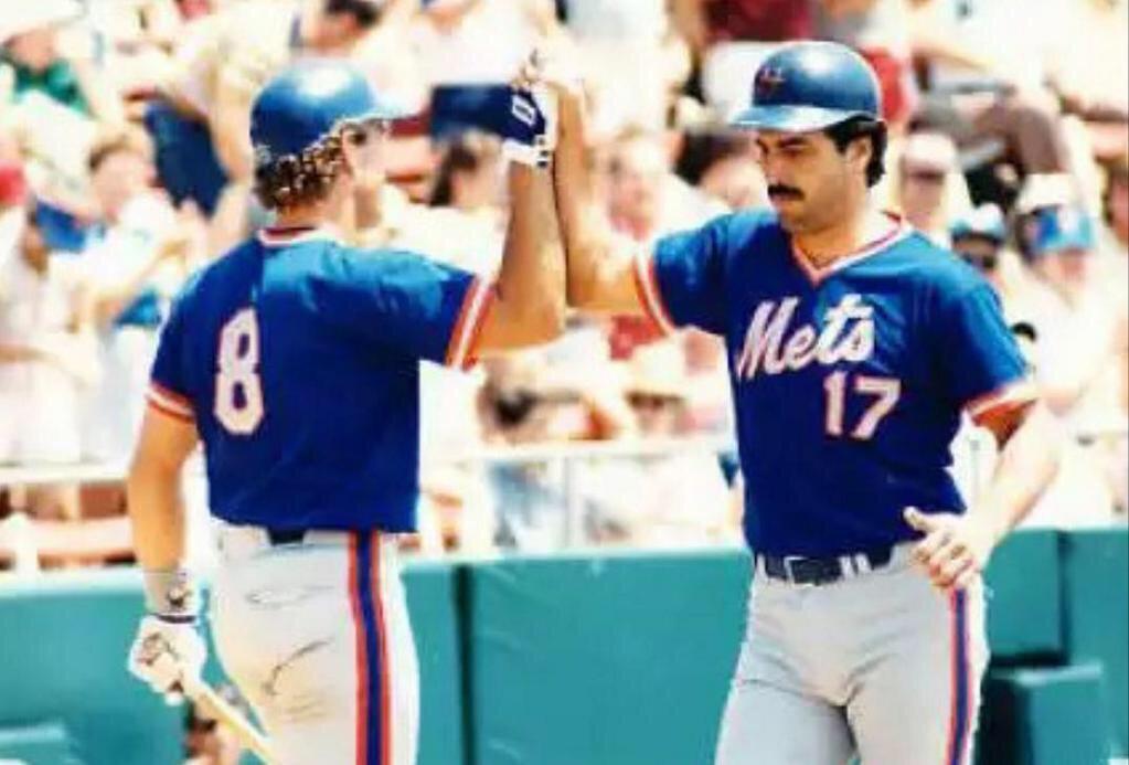 Happy birthday Keith Hernandez! Great picture of The Kid and Hernandez. 
RIP Gary 
