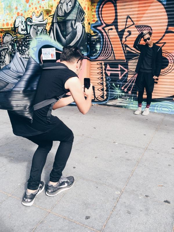 TommyLeiStudio's tweet photo. #BTS shot of @mbmatweets wearing @KaoPaoShuLA while photographing me. #dayinthelife #fbloggers http://t.co/bLT6v8T9AT