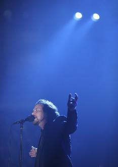 DavidsonDrj's tweet photo. #PearlJam  Thank you @pearljam for raising awareness. You HAVE to watch this video! http://t.co/5HgFGZZnOS http://t.co/cSR7x15nyH