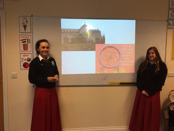 DNCMata's tweet photo. Buaiteoirí Bliain 4 'An bhfuil Súile Mata agat?' #mathsweek2014 @GCLuimnigh - Have you got Maths Eyes? @mathsweek http://t.co/CM4URvV4zh