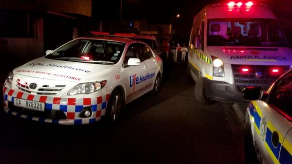 LimaCharlie1's tweet photo. 4 shot in Bonteheuwel. 1 dead. 3 with minor/serious injuries.  @cptfrs @WC_Health_EMS @ER24CapeTown http://t.co/6K0LKJbi7m