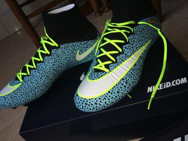 rebecaaa15's tweet photo. HOLA @Nike , QUE ME HE ENAMORADO DEMASIADO π»π»π»π»π» #myNIKEIDs @NIKEiD #presiosas #RDBPC πͺπΈ #noosenamoreis #preocupa π http://t.co/TZIP6Op935