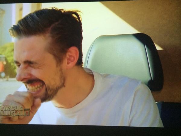 officiallyjoko's tweet photo. @halligalli läuft schon! auf @ProSieben #HalliGalli http://t.co/UqIw6Qpv8M