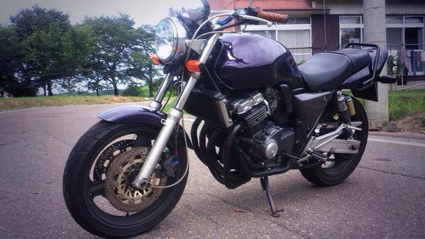 総合バイク情報 盗難情報もrtします در توییتر Cb400sf入りました ハンドル グリップ ヘッドライト タンデムバー メッシュワイヤー ヨシムラフルエキ約10万のマフラー付き 車検1ヶ月前に入れたばかり 不具合無し むしろ調子いいくらいです Troi611 さんより