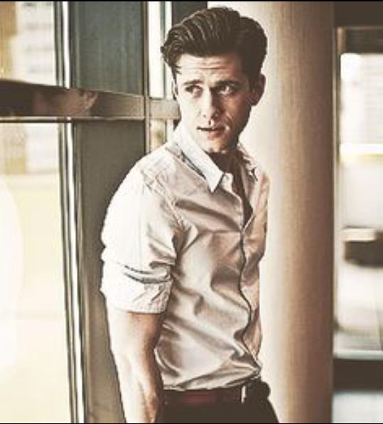 Happy birthday to arguably the most gorgeous man alive, Aaron Tveit

And also to my lovely cousin/housemate, Kahlia. 