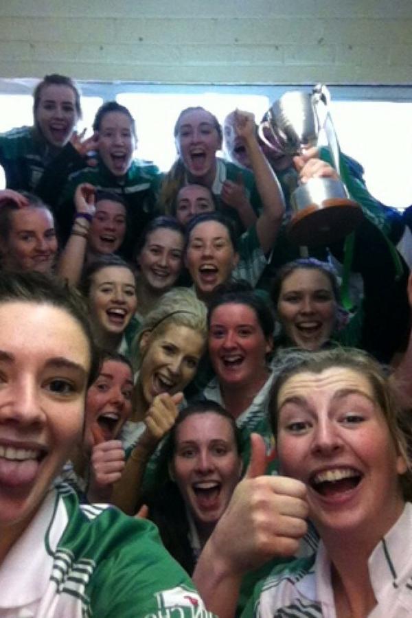 LauraWall92's tweet photo. Great day for @MooncoinCC full time drinkers and part time camogie players on Saturday!! http://t.co/SMXCsSiA8o