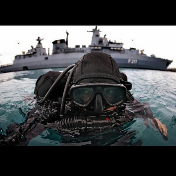 Navy seals. 👊🔫 #usaboatlife