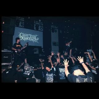 kendari_anto's tweet photo. thankz buat kalian yang sudah datang, kami bakal manggung lagi di lain waktu bersama kalian... http://t.co/YkYT4inNGR