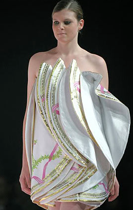 franzaward's tweet photo. [＃陶瓷控Porcelain Addicted] Porcelain is really an elegant piece of art! http://t.co/d9bKfyAfpO