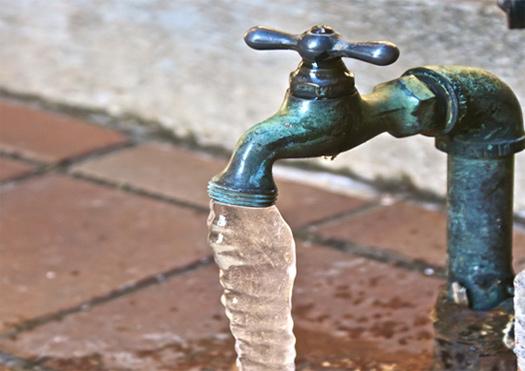 thebrownstoner's tweet image. "@IPH_Kamloops: Handy Tips to prevent frozen pipes: bit.ly/1sUhoGd #plumbing #kamloops http://t.co/xGu2DcZFZS" Timely