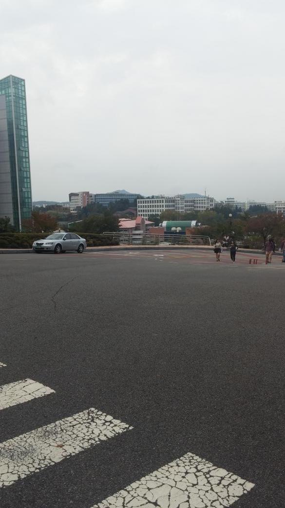 안일하게 생각지 마라

그것이 끝날 때까지 끝난 게 아니니 안일하게 생각지 말고 완벽하게 해라
안일하게 생각한 순간
다른 이가 너를 앞서갈 것이고
사탄이 너의 마음에 틈탈 것이다
