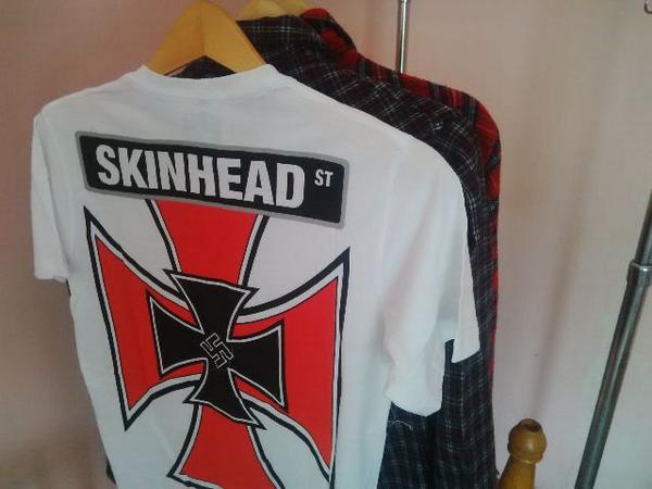 mickytipex's tweet photo. please order the gangsters merch brand saya 74CED427 whatsup 081218706071#bandmerchandise http://t.co/Kof9XYG9y4