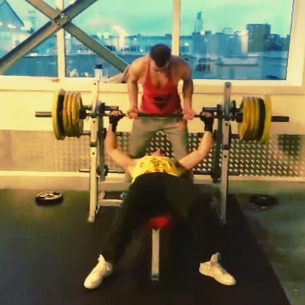 sportschool's tweet image. Today i got a mission. →→160kg←← chestpressing. And the mission is done! #chestworkout #chesttraining #chestpress...