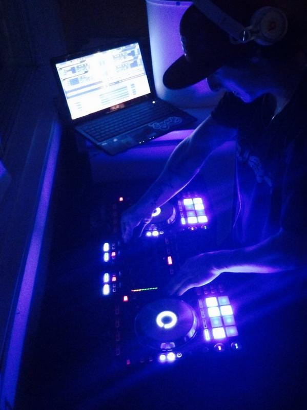 DJSkinBasS's tweet image. 