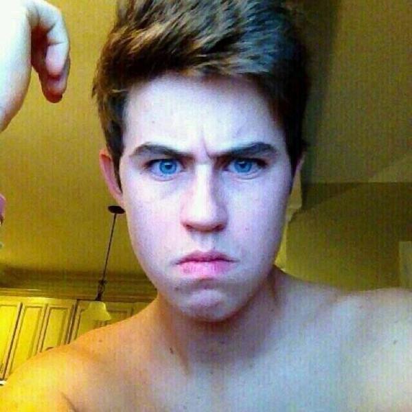 FunnyPicsDepot's tweet photo. RT for Cosmic Brownie

FAV for Nash Grier http://t.co/YaXoPZth46