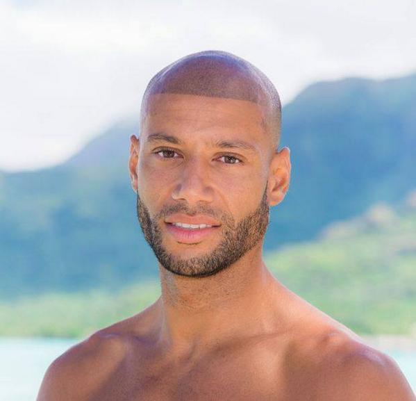 Stan_Fendi's tweet image. Le plus grand forceur du monde le gars il est chauve il veut faire un contour