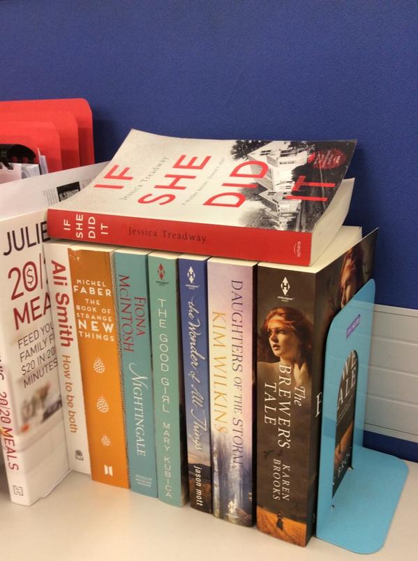 tonilereads's tweet image. Work perks #lifeinbooks