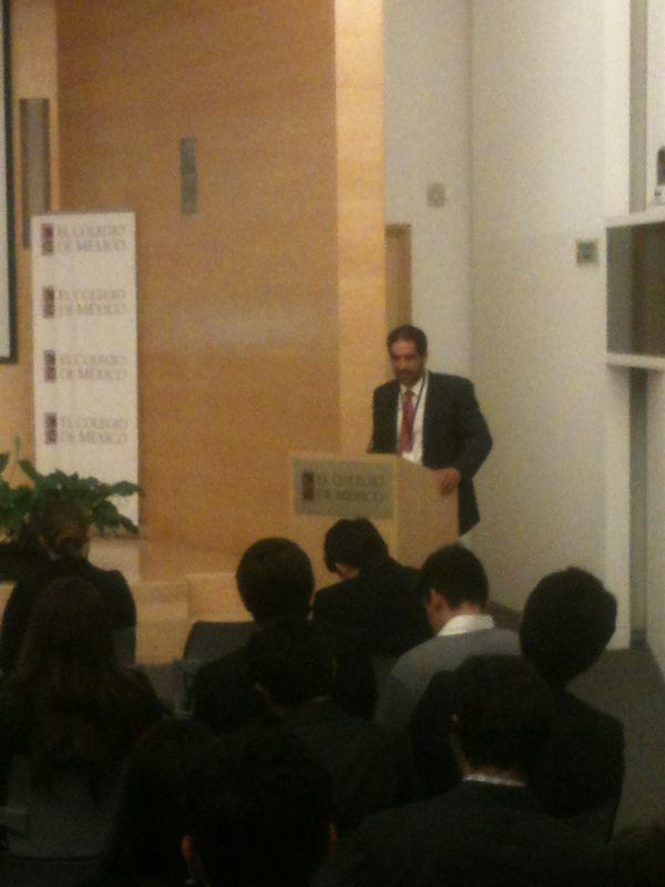 arje_colmex's tweet photo. Conferencia de Alberto de la Fuente, CEO de Shell México @ELCOLMEX @onceporciento http://t.co/prnntv3nTP