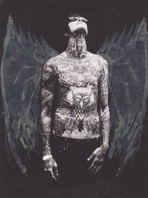 Happy birthday Mitch Lucker 