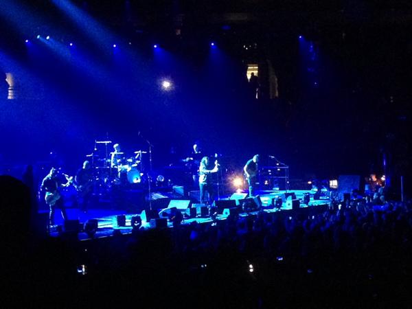 JimOwczarski's tweet photo. First time for everything - @PearlJam @BMOHBC #PJMilwaukee 
#PJFall2014 #PJFallTour http://t.co/b7x6cazDvA