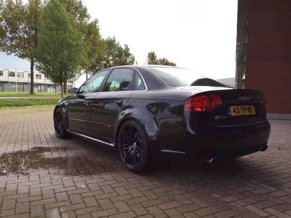 Vanacht gestolen uit Emmeloord. Audi RS4 met kenteken 43-TP-RL. Please RT RT RT