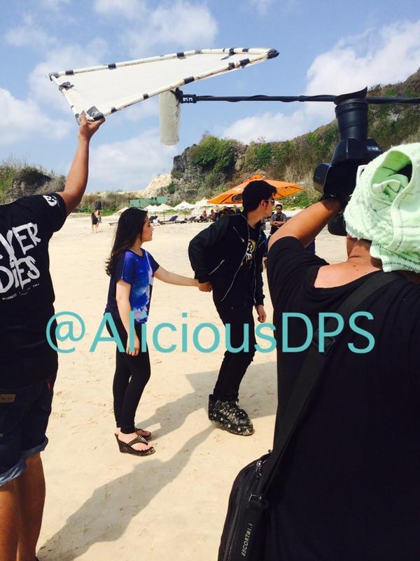 AboutGGS_SCTV's tweet photo. "Lagi Take @alysyarief @PrillyBie #GantengGantengSerigalaSCTV  @GGSerigalaSCTV_ http://t.co/QRgy69vm0n