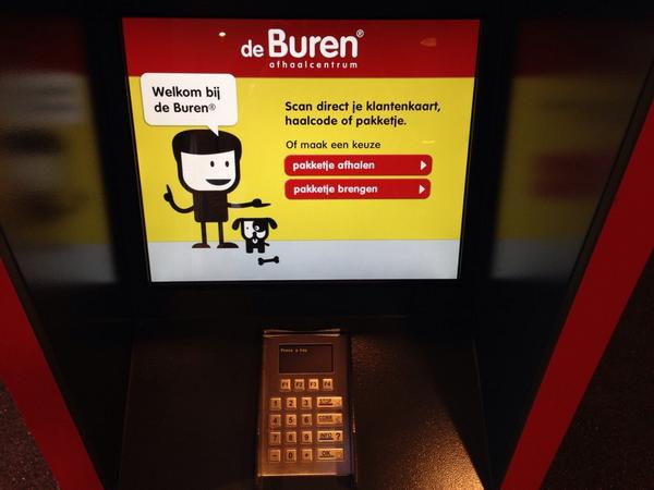 Zojuist een pakket in de Burenwand geplaatst van <a href="/DeBuren_online/">DeBuren</a> #looptalseentrein #handig Gebruikt u hem ook al?