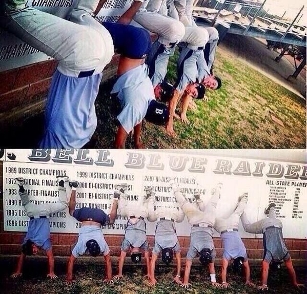_thatbootytho_'s tweet image. A baseball team twerk team? Yes please. 😍