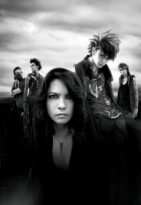 新アーティスト写真解禁！！！ さらに、ニューアルバム「BLOODSUCKERS