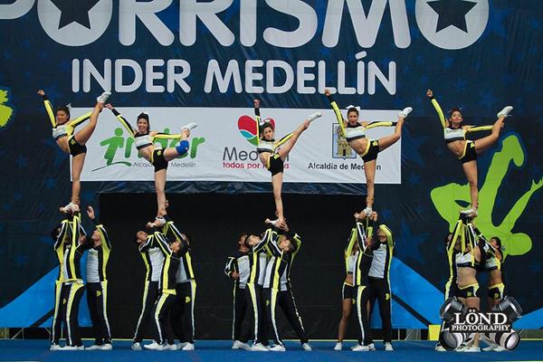 DABP09's tweet photo. Excelente .... :D    #CheerFalcons http://t.co/A5H9hDj3B5