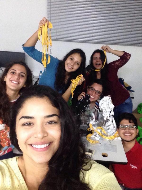 Congreso_IMEF's tweet photo. ¡El comité del congreso y staff trabajando 24/7 para darles el mejor de los congresos! #CongresoTransforma2014 http://t.co/V9Xce1rmwE