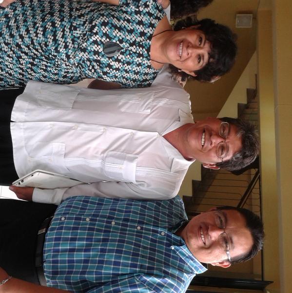 CerveraIsrael's tweet photo. Acompañado del Pbro.Roger Luna del Presbiterio del Mayab. http://t.co/24jtRSLL3V