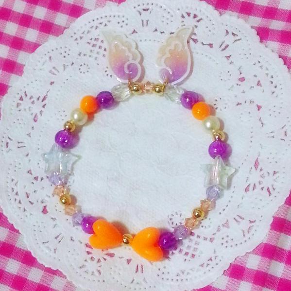 Handmade_miel's tweet photo. まだまだ少ないですが
フォロワーさま39人記念
プレゼント企画やります💖💭
ハロウィンカラーの
天使の羽ブレスレットを
抽選で１名様にプレゼント🎃
画像の説明をよく読んで
参加して下さい！
締切は10/25 の 21:00まで！ http://t.co/BYgw8vasZ2