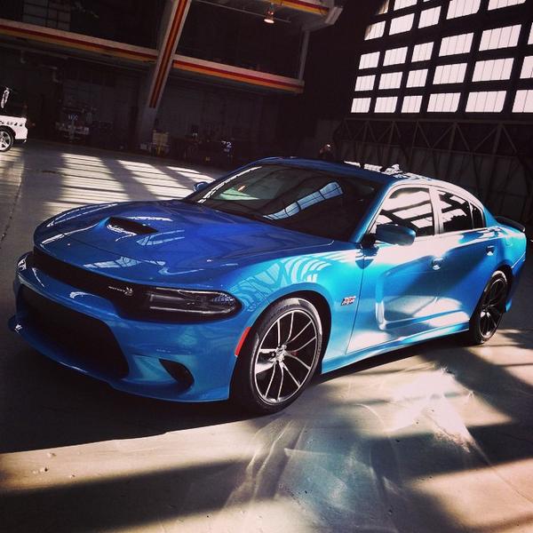 redriderbob's tweet photo. @Dodge Charger Scat Pack R/T... 485 horsepower = #KillerBee #2015DodgeCharger #ScatPack #HEMI http://t.co/YVOoCVBxMs